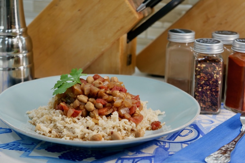 Chickpea Karai (Chickpeas with Tomato Sauce)